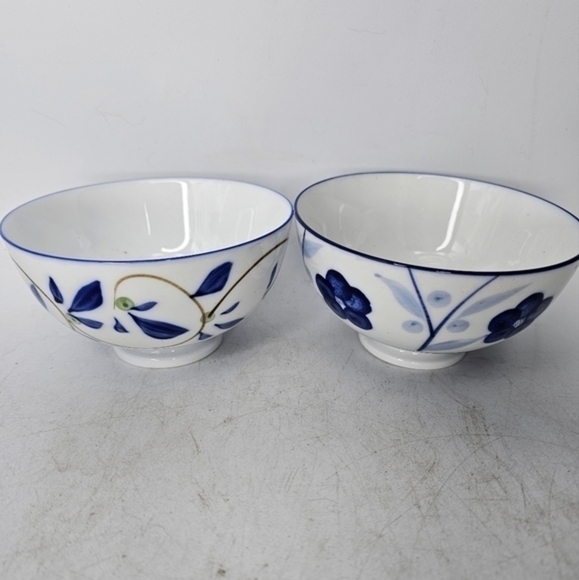 2 hand painted rice‎ bowls - Picture 1 of 10